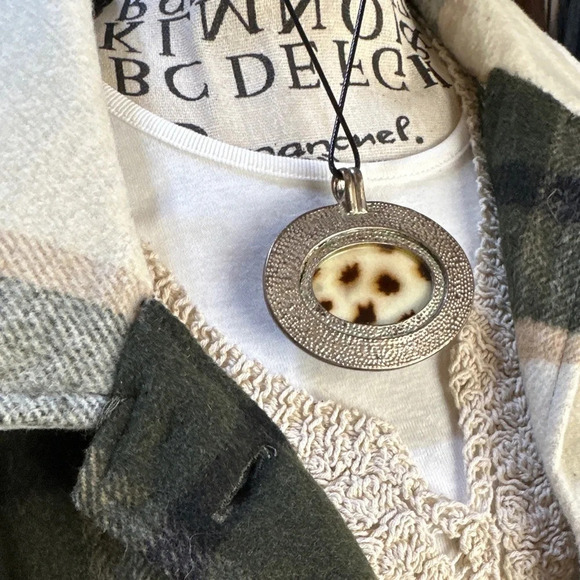 Oversized silver western style medallion black cord rope short choker necklace - Picture 2 of 2